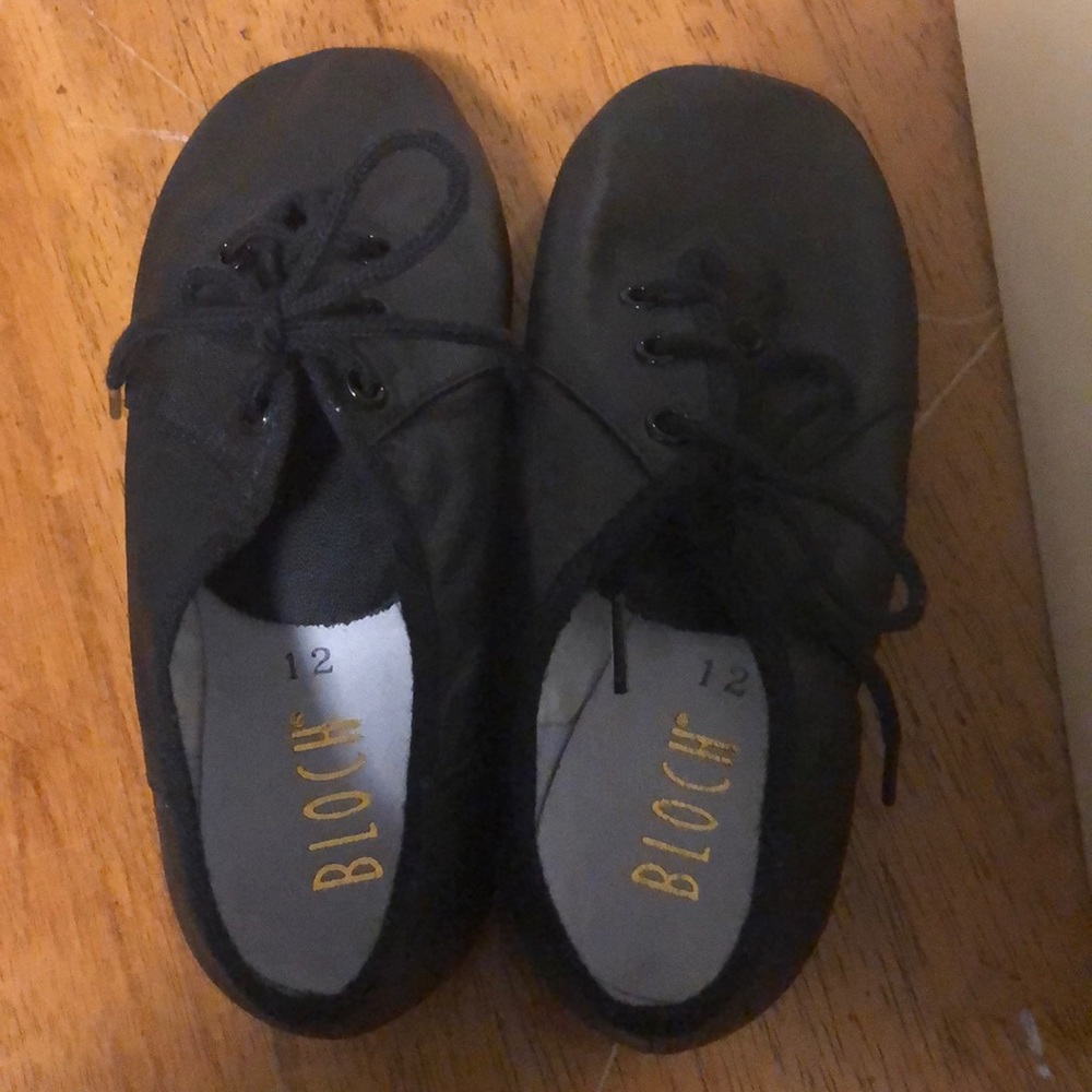 Bloch flat jazz dance shoe new in box